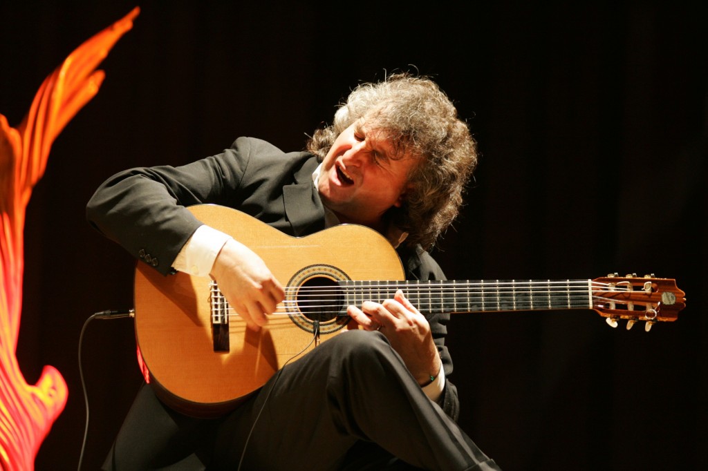 World Class Virtuoso Guitarist Eduardo Niebla