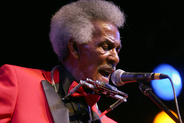 Blues Legend Lil’ Jimmy Reed and His Band Take to the Stage